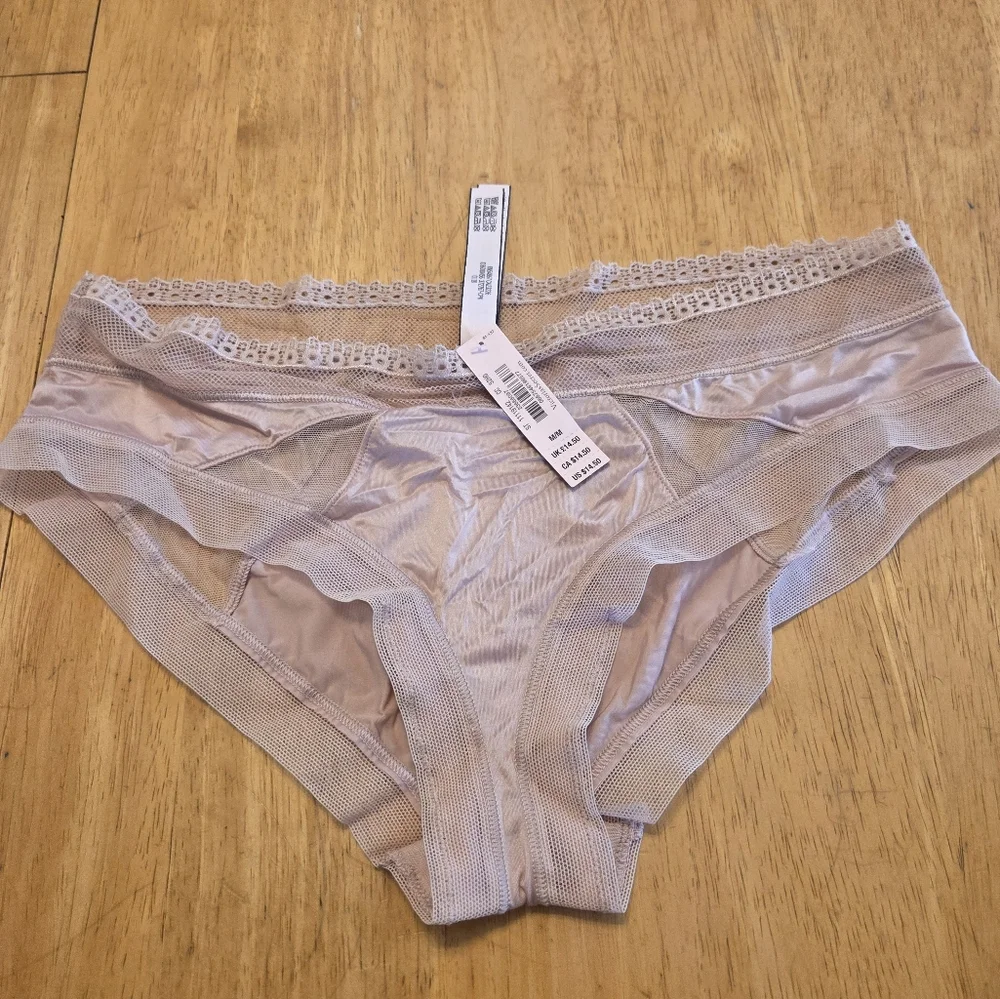 Victoria's Secret Hiphugger Lace Trimmed Sheer Panties NWT Size Med